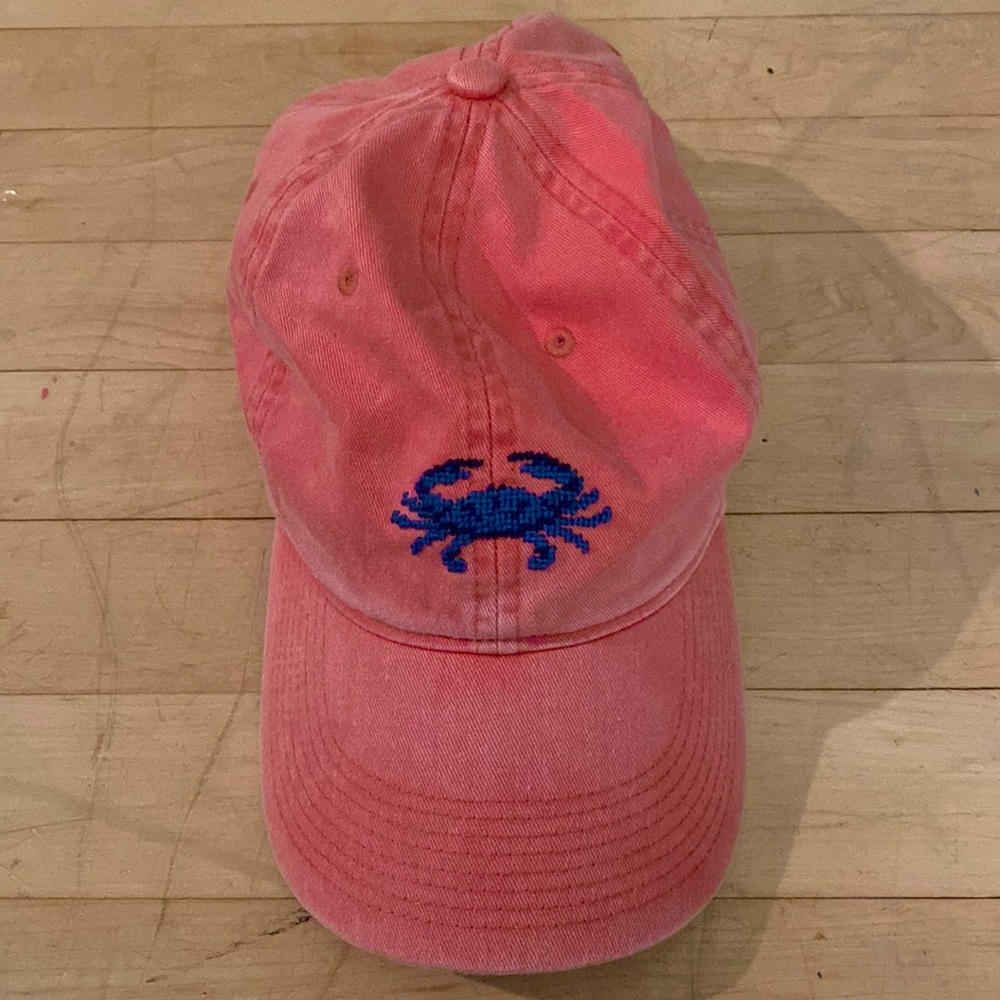 Preppy baseball cap with blue crab embroidery